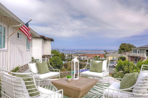 3380 Trumbull St, San Diego, CA, 92106-2423 | Card Image