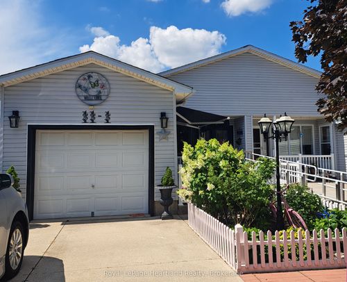 11-1 Stewart St, Strathroy, ON, N7G1A1 | Card Image