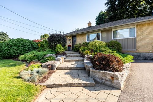 2176 Florian Rd, Mississauga, ON, L5A2M4 | Card Image