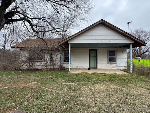 710 E Brissy St, Cushing, OK, 74023-2004 | Card Image