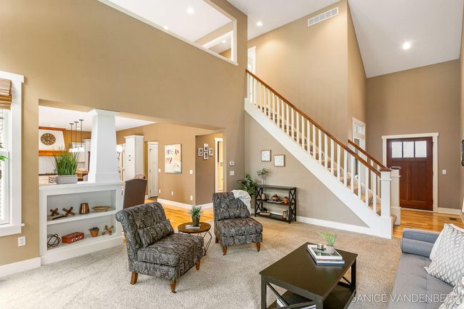 22-web-or-mls-3022-jamesway-ave | Image 9