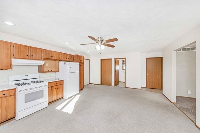 313 W Topeka St, House other with 3 bedrooms, 2 bathrooms and 2 parking in Toluca IL | Image 6