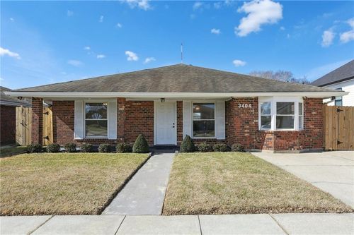 3404 Veronica Dr, Chalmette, LA, 70043-2426 | Card Image