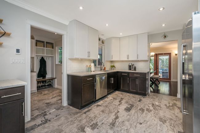 1911 160 Street, House other with 3 bedrooms, 2 bathrooms and 5 parking in Surrey BC | Image 12