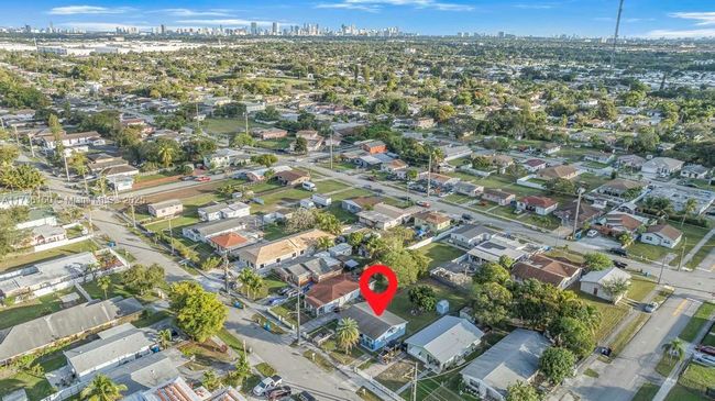 5320 Sw 18 Th St, House other with 3 bedrooms, 1 bathrooms and null parking in West Park FL | Image 22