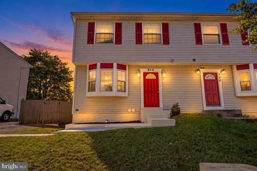 816 Central Hills Ln, Landover, MD, 20785-4373 | Card Image