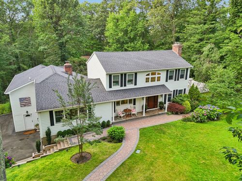 8 Grace Ct, Greenlawn, NY, 11740-1116 | Card Image