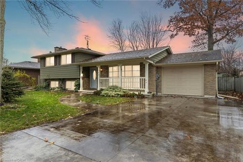 137 Brookfield Blvd, Dunnville, ON, N1A2Y3 | Card Image