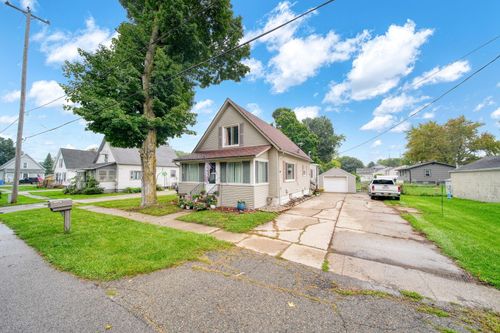 111 Greenleaf, Onsted, MI, 49265-9557 | Card Image