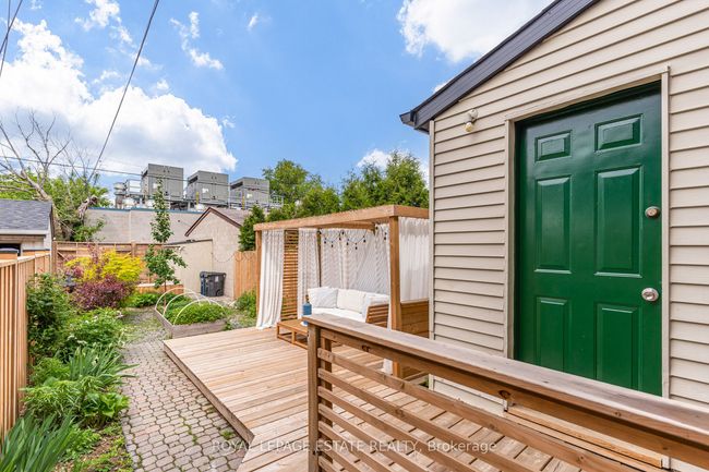 118 Mulock Ave, House attached with 3 bedrooms, 2 bathrooms and 1 parking in Toronto ON | Image 33