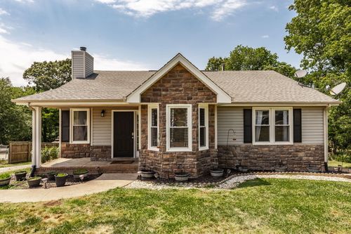 748 W Creek Dr, Clarksville, TN, 37040-6018 | Card Image