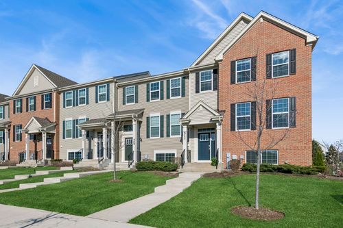 511 Cimmaron Cir, Crystal Lake, IL, 60012-3719 | Card Image