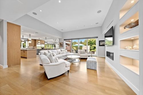 21-2 Black Rock Dr, Hingham, MA, 02043-4876 | Card Image