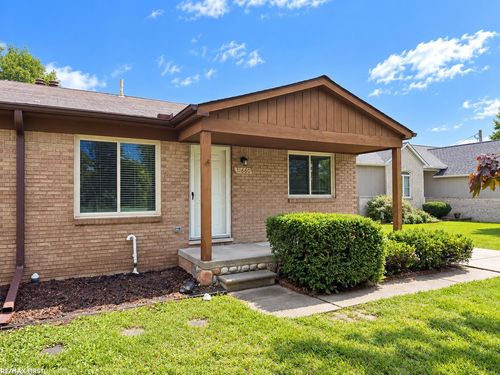 31660 Fraser Dr, Fraser, MI, 48026-2505 | Card Image