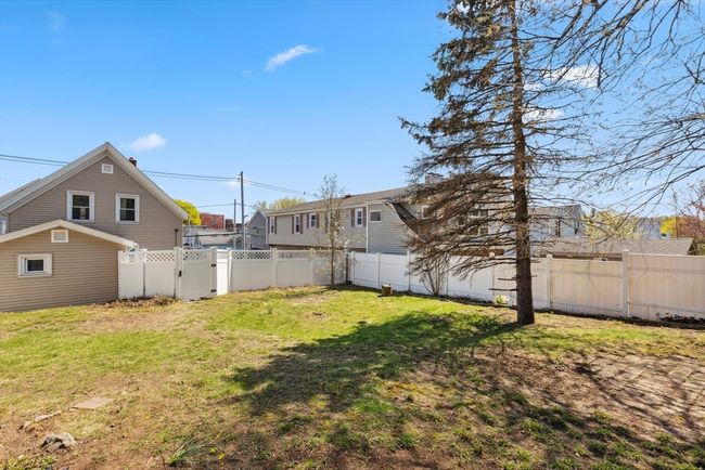55 Endicott St, House other with 4 bedrooms, 1 bathrooms and 3 parking in Peabody MA | Image 10