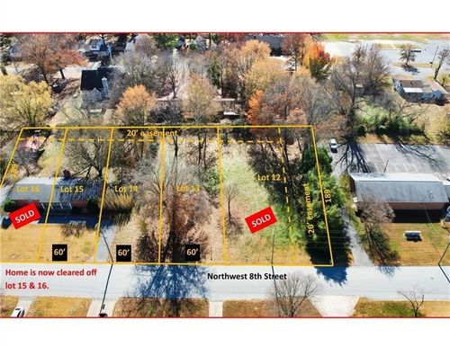 827 Nw 8th St, Bentonville, AR, 72712 | Card Image