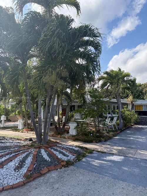 295 Nw 122nd St, North Miami, FL, 33168-3536 | Card Image