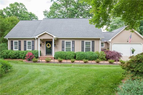 5015 Edinborough Rd, Greensboro, NC, 27406-8326 | Card Image