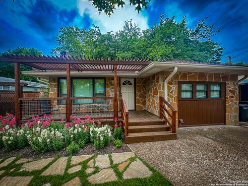 1025 Mulberry Ave, New Braunfels, TX, 78130-4977 | Card Image
