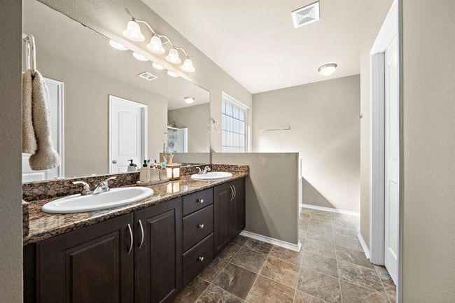 Primary Bathroom | Image 12