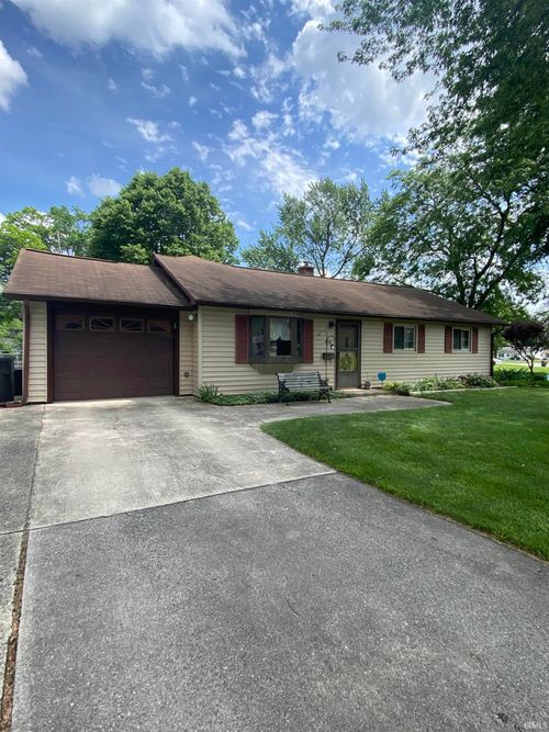 814 Elnora Drive, Fort Wayne, IN, 46825 | Card Image