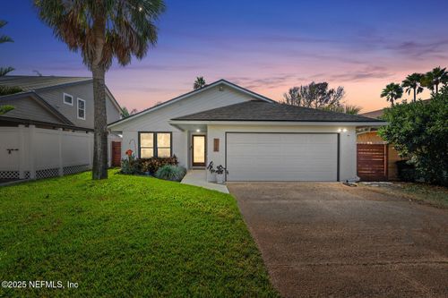 528 10th Ave S, Jacksonville Beach, FL, 32250-5140 | Card Image