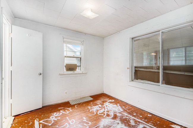 1137 Merrifield St Se, House other with 2 bedrooms, 2 bathrooms and null parking in Grand Rapids MI | Image 11