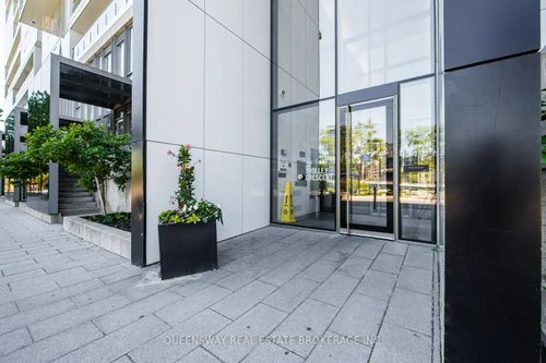 1014-32 Trolley Cres, Toronto, ON, M5A0E8 | Card Image