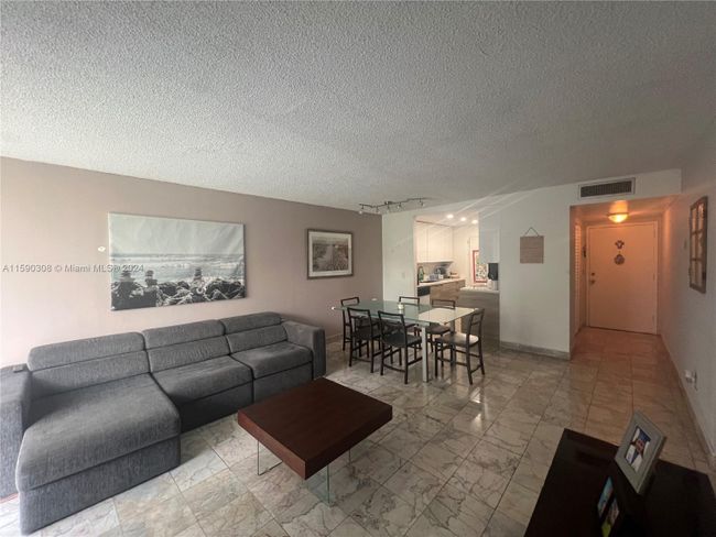 303 - 2350 Ne 135th St, Condo with 2 bedrooms, 2 bathrooms and null parking in North Miami FL | Image 3