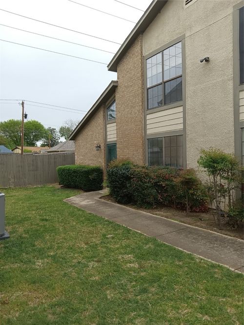 apt-c-330 W Harwood Rd, Hurst, TX, 76054-3078 | Card Image