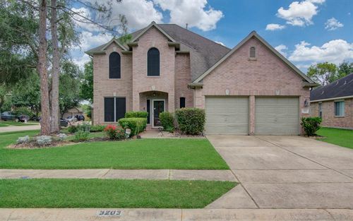 3203 Blaesser Dr, Pearland, TX, 77584-6679 | Card Image
