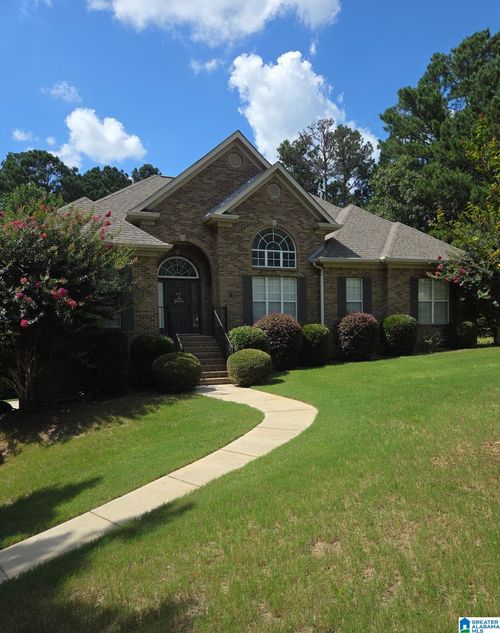 301 Emerald Ln, CHELSEA, AL, 35043-6630 | Card Image