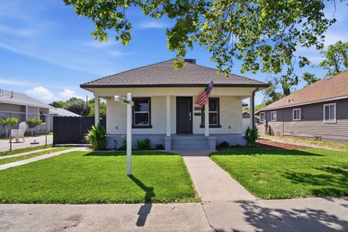 752 Mitchell Ave, Turlock, CA, 95380-4046 | Card Image