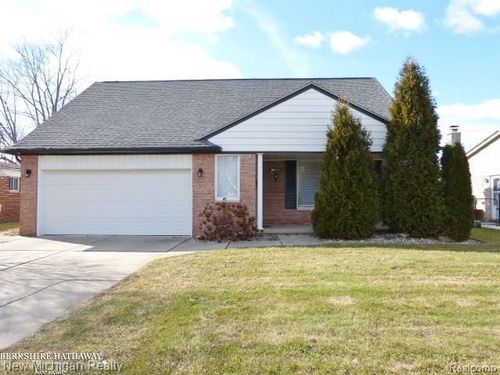 34647 Esper Dr, Sterling Heights, MI, 48312-5028 | Card Image