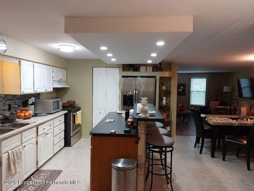 14371 Rialto Ave, BROOKSVILLE, FL, 34613-5046 | Card Image