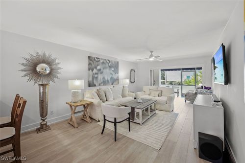 apt-105-876 Gulf Pavilion Dr, NAPLES, FL, 34108-8762 | Card Image