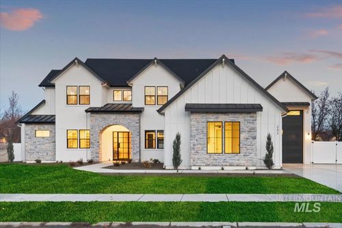 252 N Timber Wolf Pl, Eagle, ID, 83616-6153 | Card Image