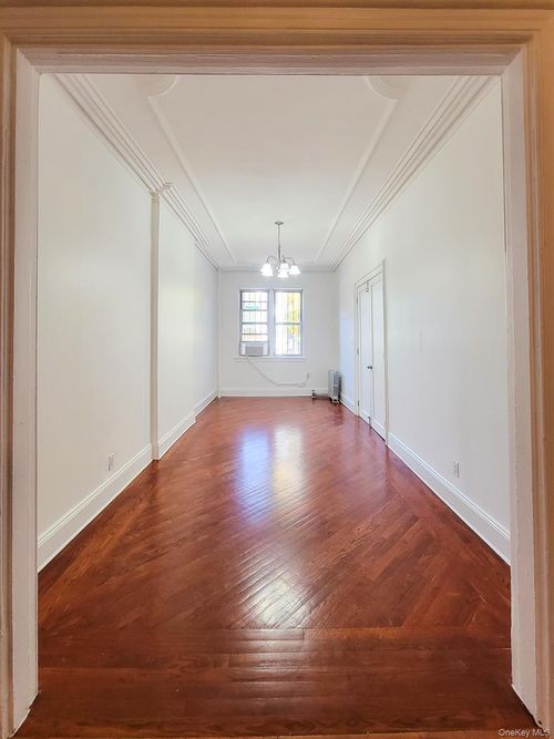 385 Avenue Of The Americas, New York, NY, 10014-3516 | Card Image