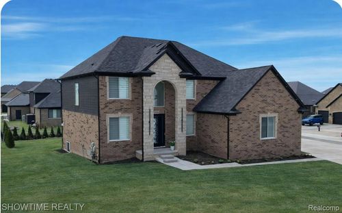 19782 Chase Dr, Macomb, MI, 48042-3717 | Card Image