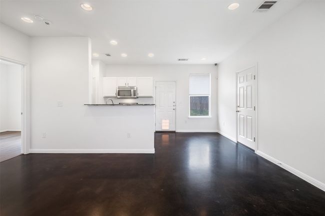 B - 6404 Carson Rdg, Condo with 2 bedrooms, 2 bathrooms and 2 parking in Austin TX | Image 5