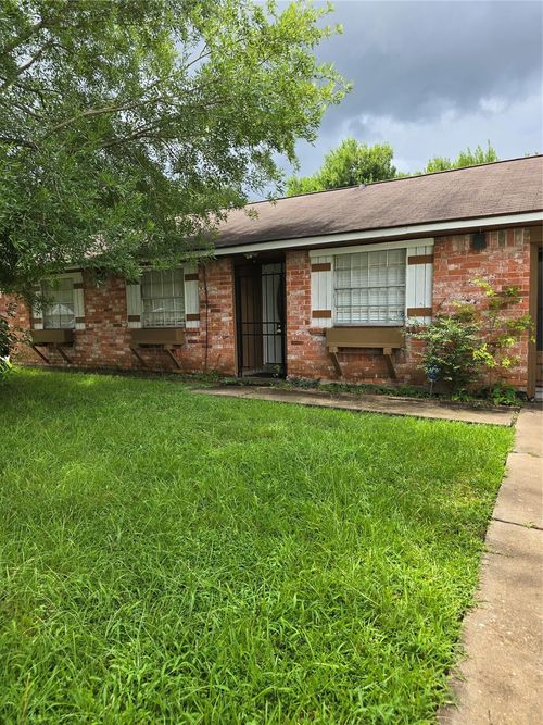 5207 Ridgeton Dr, Houston, TX, 77053-4532 | Card Image