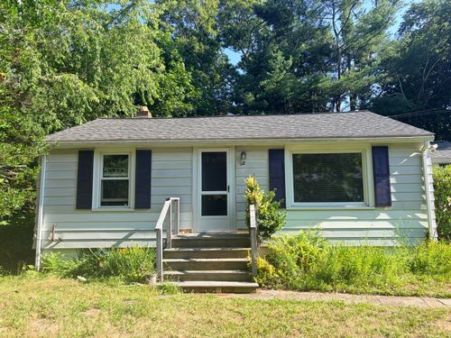 32 Paine Ave, Hyannis, MA, 02601-4449 | Card Image