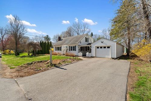 2 Shirley Ln, Stratham, NH, 03885-2240 | Card Image
