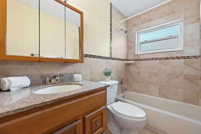 6905 Nw 73 Rd St, House other with 2 bedrooms, 2 bathrooms and null parking in Tamarac FL | Image 18