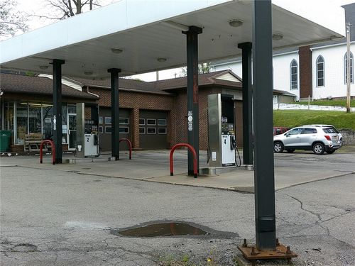 4 W Buffalo St, Churchville, NY, 14428-8002 | Card Image