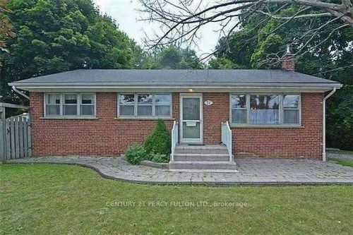 71 Grace St, Scarborough, ON, M1J2M6 | Card Image