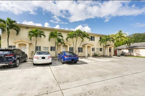 a-925 Sw 8th St, Hallandale Beach, FL, 33009-6846 | Card Image