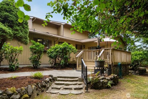 9215 96th St Nw, Gig Harbor, WA, 98332-6304 | Card Image