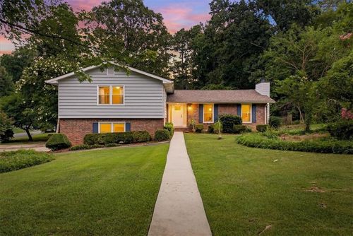 8 Rhodes Dr, Marietta, GA, 30068-3696 | Card Image