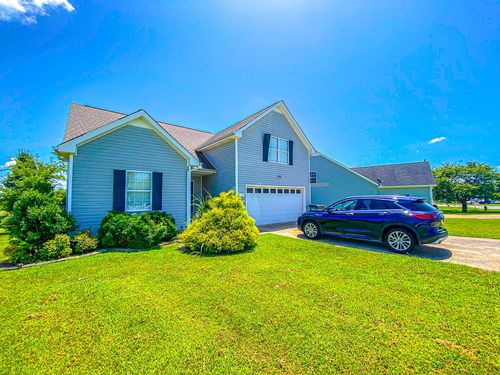 3891 Mackenzie Dr, Clarksville, TN, 37042-8641 | Card Image